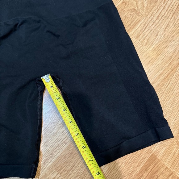 Alphalete amplify shorts - Picture 4 of 5